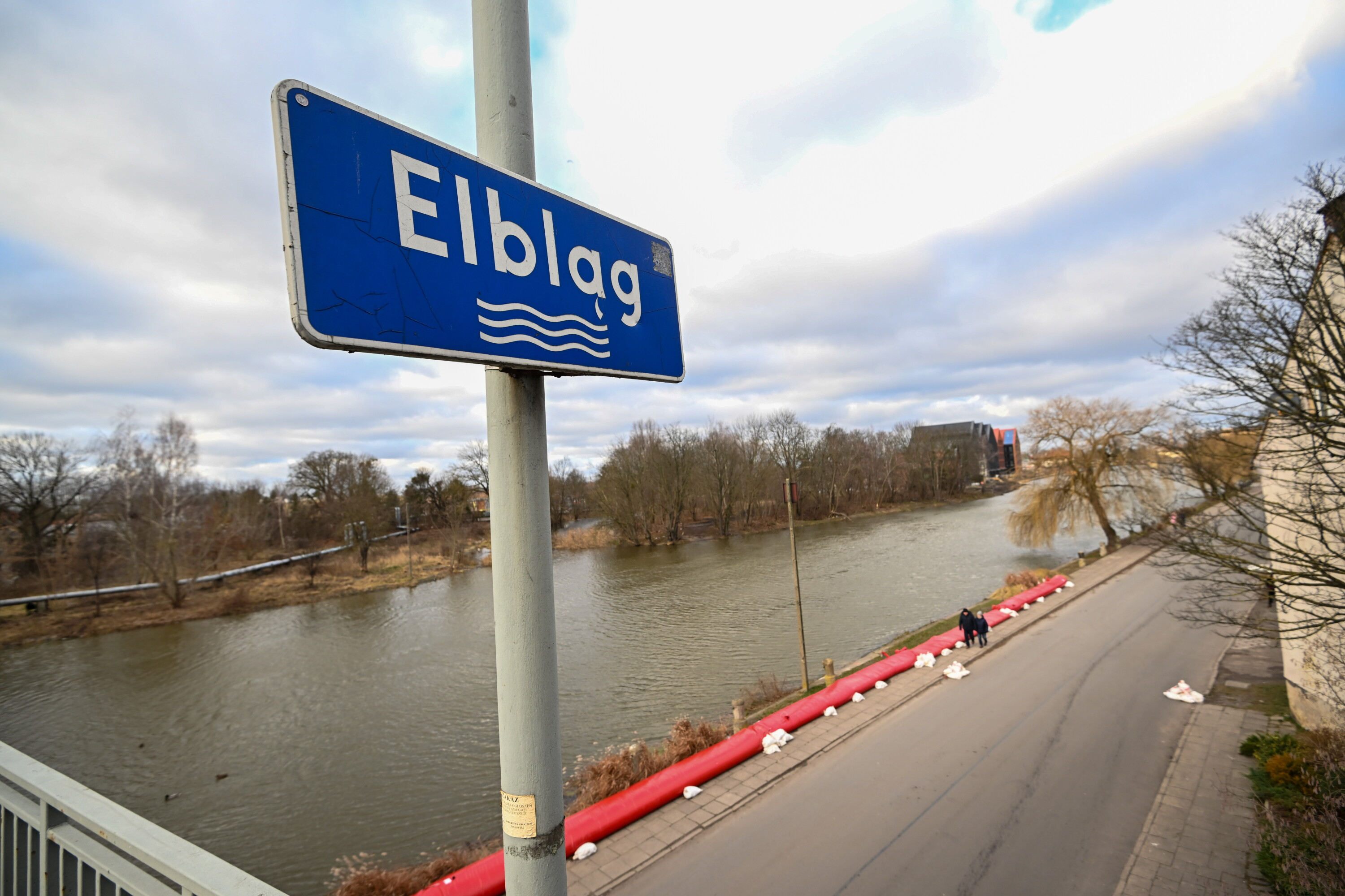 Elbląg odwołuje sylwestra. Powódź i śnieżyce sparaliżowały region