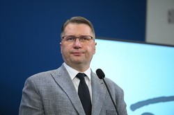 "Kandydatem PiS na premiera będzie talib Czarnek". Ostre słowa polityka Lewicy