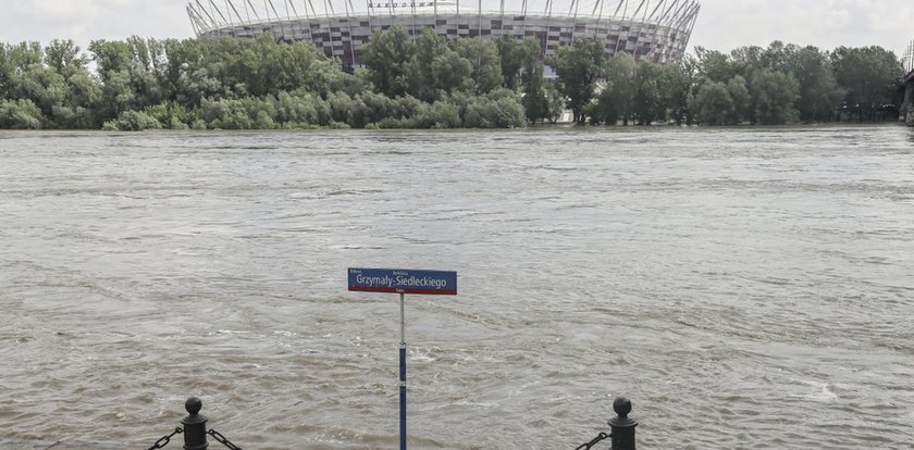 Fale kulminacyjne na Mazowszu i alerty pogodowe dla województw