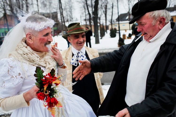 'Ścinanie śmierci', to plenerowe widowisko ludowe z okazji zakonczenia karnawalu i rozpoczecia Wielkiego Postu, Jedlińsk, okolice Radomia