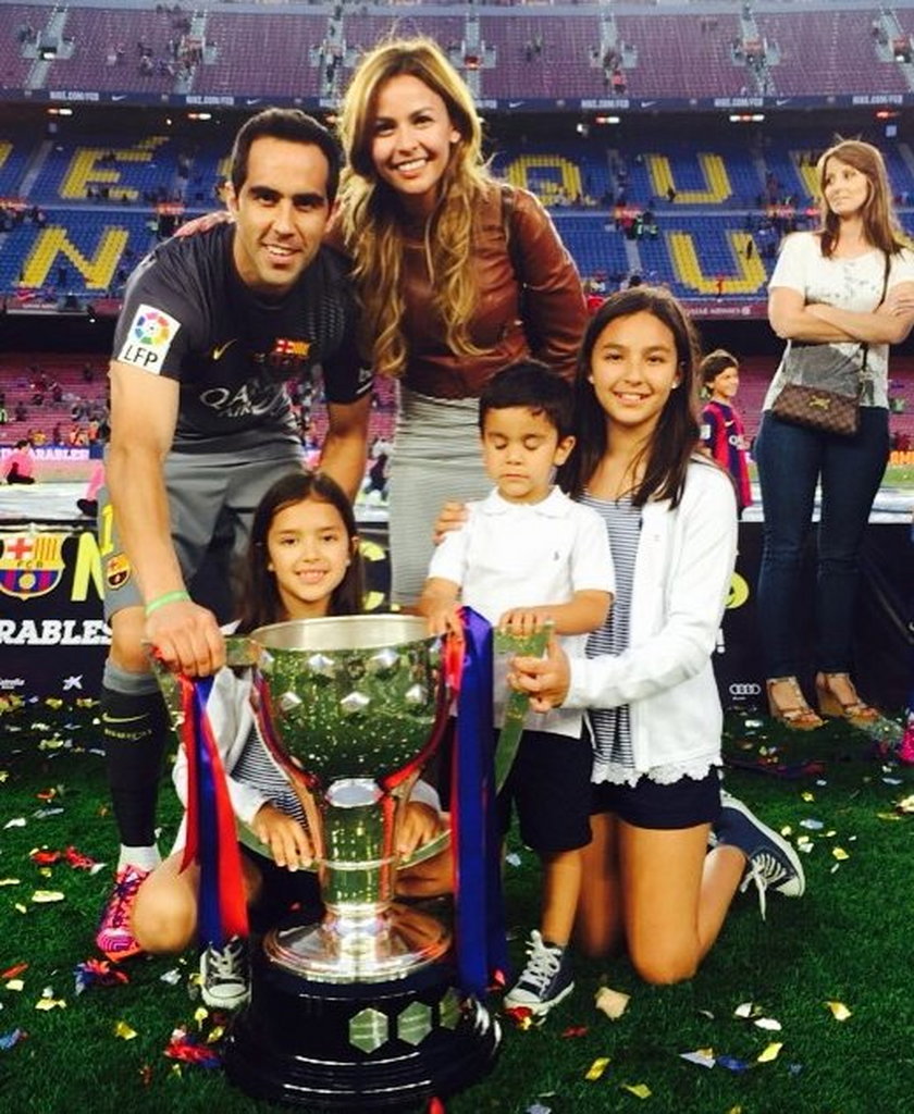 Kłopoty rodzinne Claudio Bravo, zaatakowano rodzinę bramkarza FC Barcelona!
