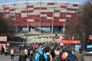 Długie kolejki po PESEL na Stadionie Narodowym