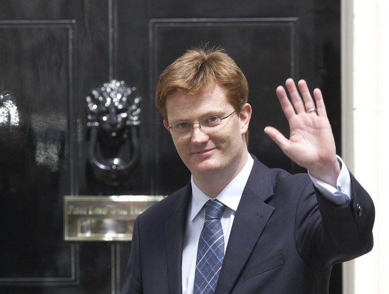 Danny Alexander z Liberalnych Demokratów, który wcześniej był odpowiadał z kontakt z mediami w organizacji Britain in Europe stwierdził, ze pozostanie poza strefa euro było korzystne.