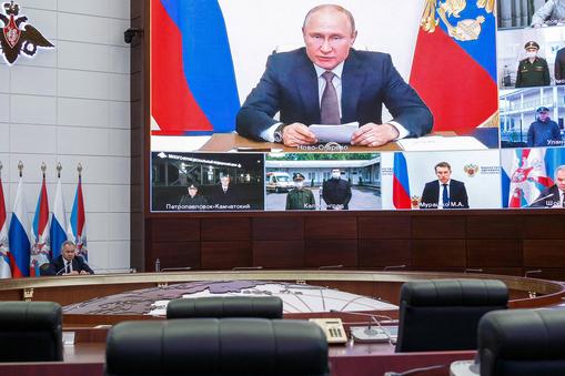 Wideokonferencja Władimira Putina i ministra obrony Siergieja Szojgu