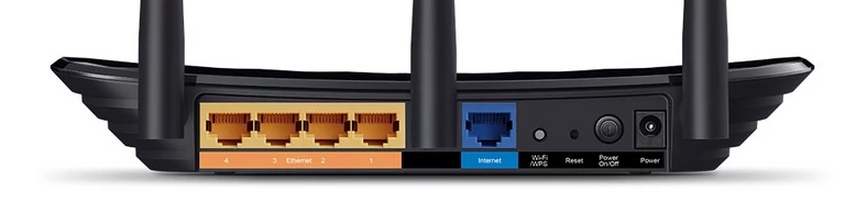 Z tyłu urządzenia znajdują się cztery porty Gigabit LAN, jeden Gigabit WAN, przycisk WPS, reset, zasilania oraz złącze zasilania
