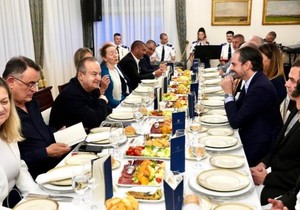 Dačić na svečanoj večeri sa Urkizom