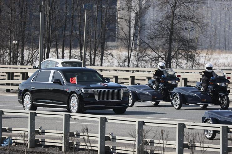 Hszi Csin-ping kocsija, a Vörös Zászló Moszkvában / Fotó: MTI/AP