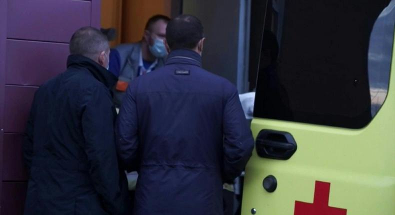 Ambulance transports Navalny from Omsk hospital to airport