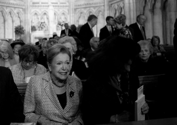 Mary Higgins Clark (w środku)