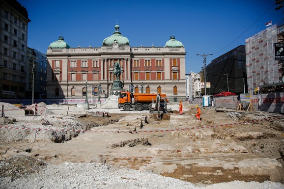 (FOTO) Šapić najavio rekonstrukciju Trga republike kako bi mogli da se vide arheološki ostaci: Evo kako bi Trg izgledao i šta se sve krije ispod ovih ploča