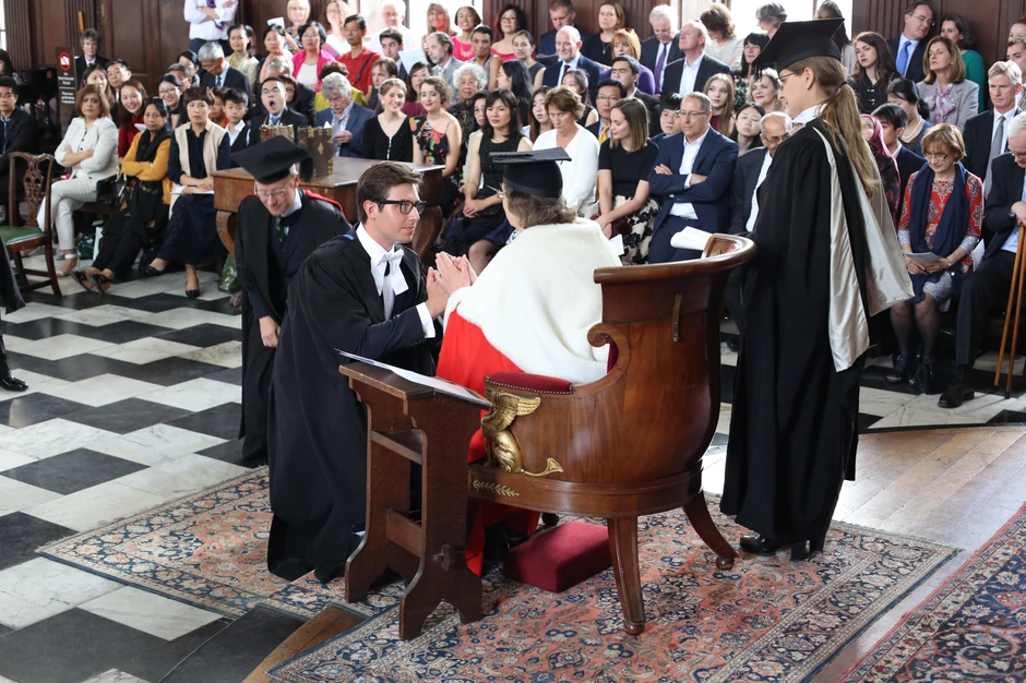 Kosta Živanović je master dao na Univerziteu u Kembridži