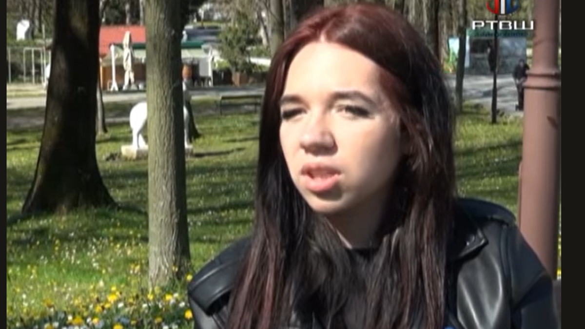 HEROINA IZ AUTOBUSA ZA MLADENOVAC Majka dvoje dece u prevozu pala u nesvest i niko nije znao šta da radi - a onda joj je Teodora (17) jednim potezom SPASILA ŽIVOT