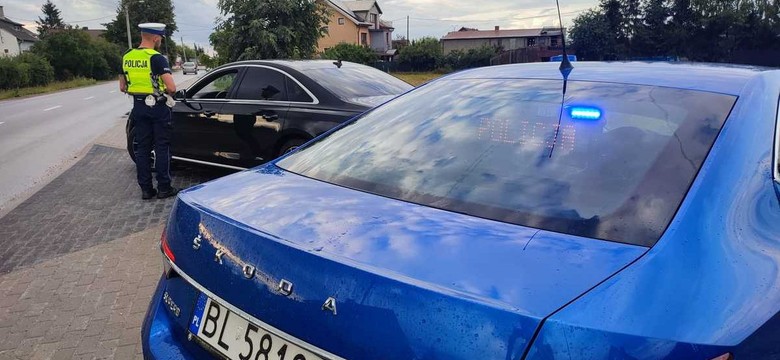 Leci 15 punktów i 2500 zł. Gdy policjant zauważy, nie będzie litości. Jak działa metoda na mapę?