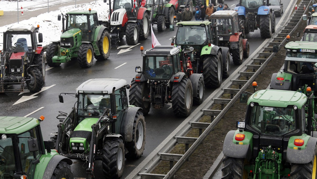 POROSŁY PROTEST ROLNIKÓW BLOKADA S8