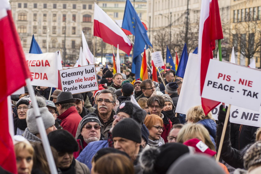 Manifestacja KOD w obronie mediów