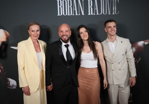 Boban Rajović sa ženom, ćerkom i sinom