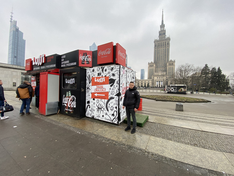 Legendarna budka będzie stała w tym miejscu do końca marca, potem bar przeniesie się do pomieszczeń dworca PKP Warszawa Śródmieście