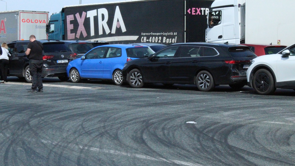 Lančani sudar na graničnom prelazu Batrovci sa Hrvatskom, neviđene su gužve još veće