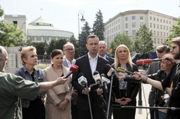 Kosiniak-Kamysz: Dziękuję protestującym w Sejmie za heroiczną postawę