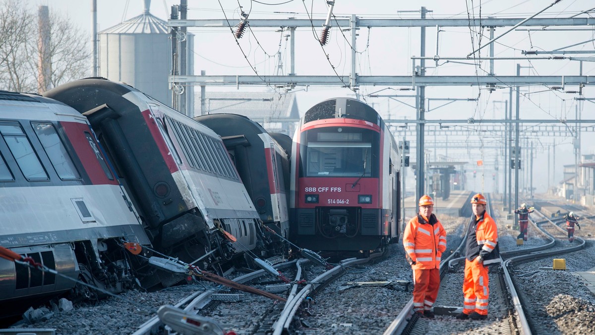 Zderzenie pociągów w Szwajcarii. Pięć osób zostało rannych