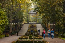 Ta opłata to obowiązek dla większości wczasowiczów w Polsce. Zobacz, ile wynosi w 2025 roku