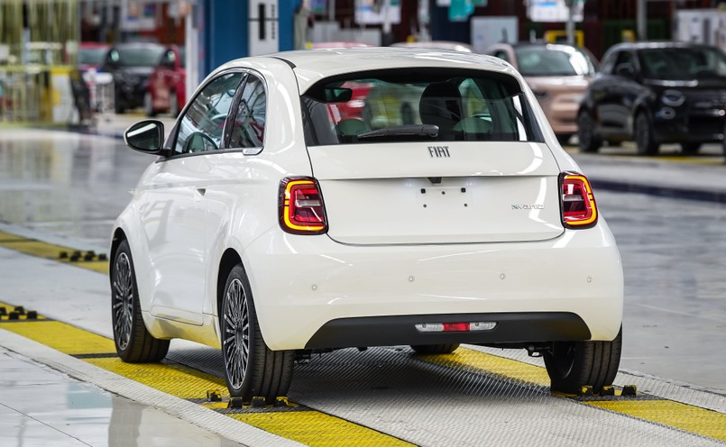 Novo híbrido Fiat 500