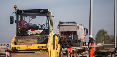 Roboty paraliżują wjazd do Poznania