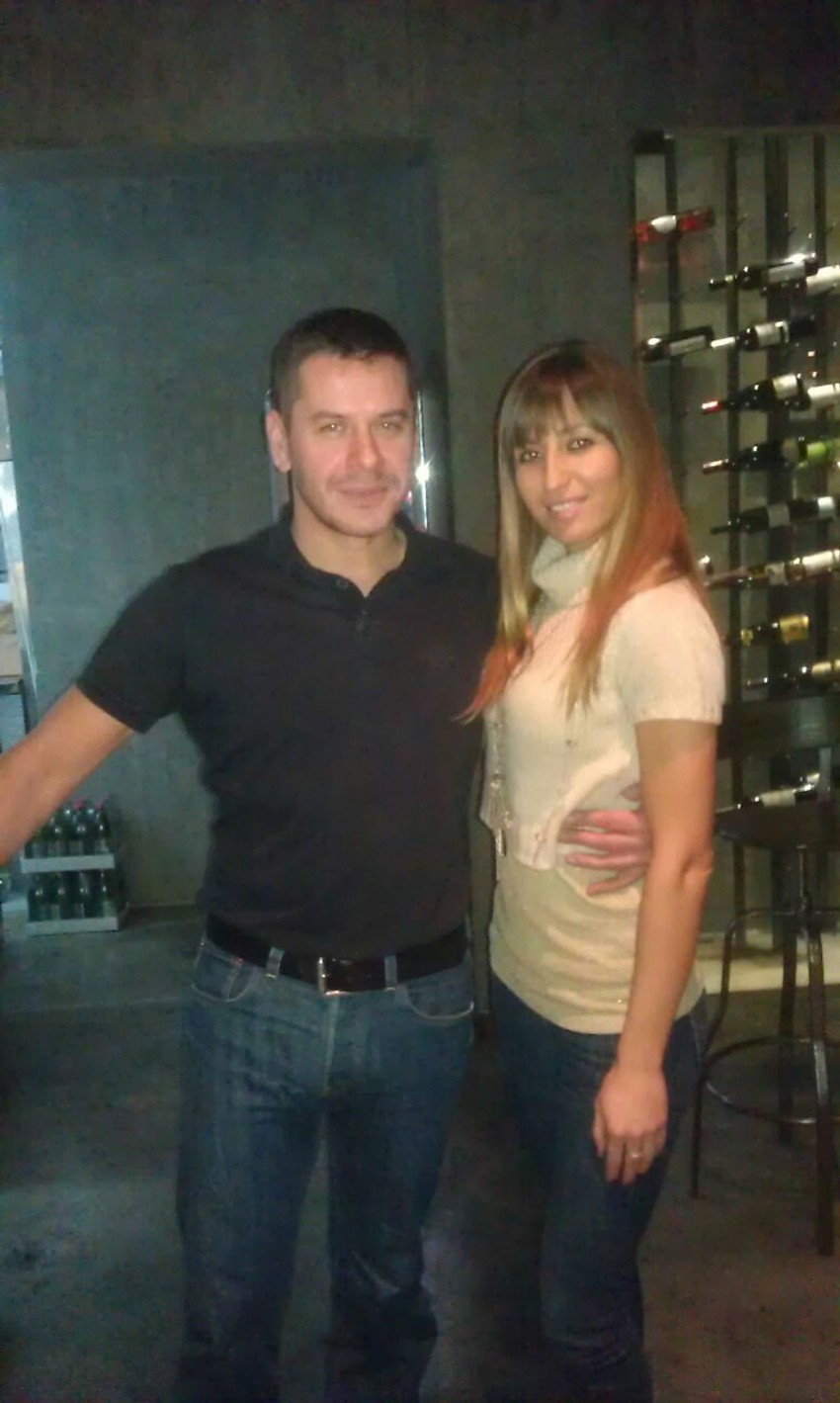 Tako je pre neki dan uživao u restoranu modernog evropskog dizajna "Biber", koji ima internacionalnu kuhinju i veliki izbor pića i hrane.