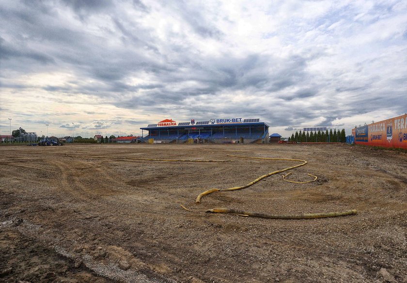 Tak klub ze wsi przygotowuje stadion do gry w ekstraklasie!