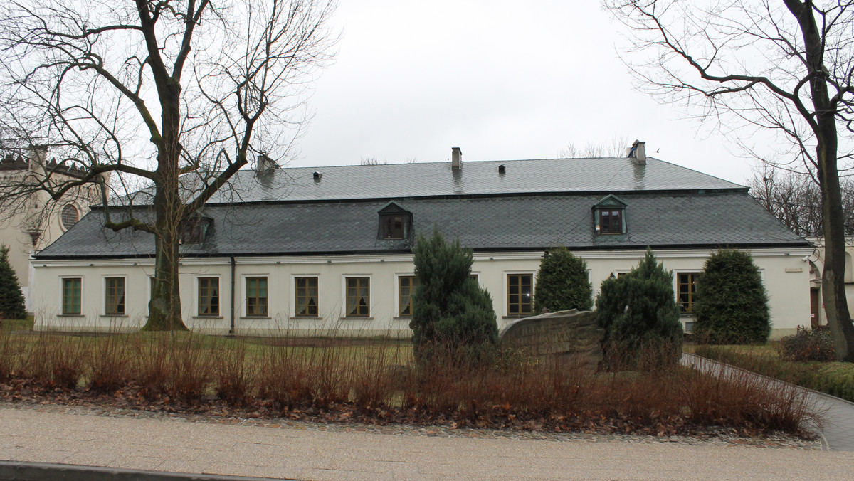 Właścicielom Pałacyku im. Tomasza Zielińskiego w Kielcach nie udało się dojść do porozumienia z władzami miasta w sprawie sprzedaży zabytkowego budynku. Jeden z najsłynniejszych obiektów w stolicy regionu świętokrzyskiego może więc trafić w prywatne ręce. Cena wywoławcza nieruchomości to 14,5 mln zł.