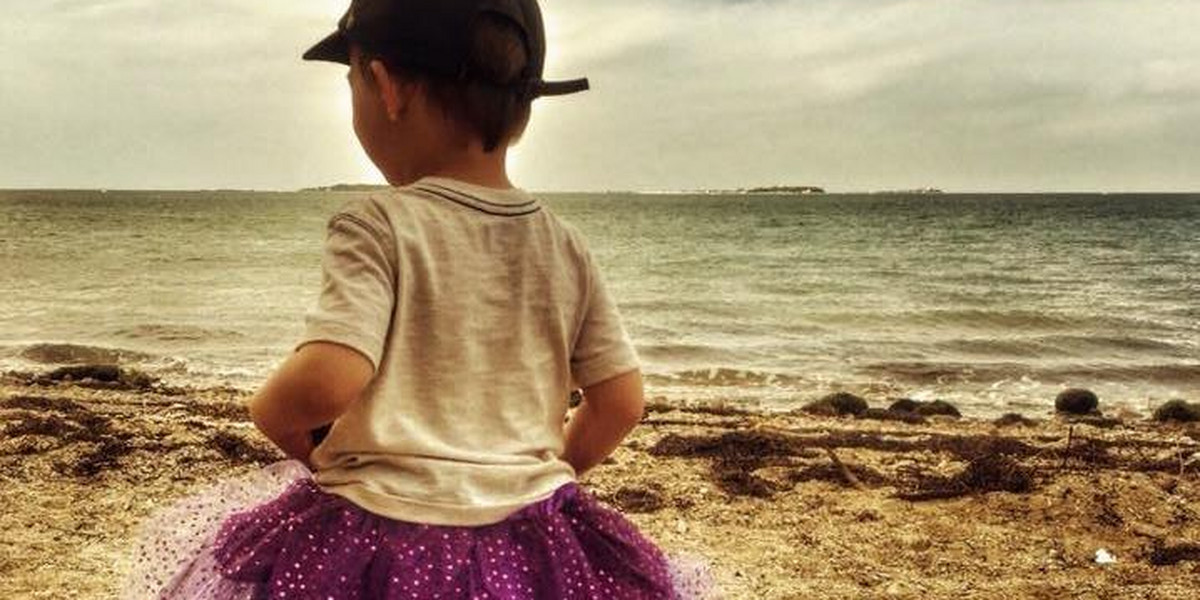 3,5-letni syn Jen Anderson Shattuck doskonale czuje się w baletowej spódniczce