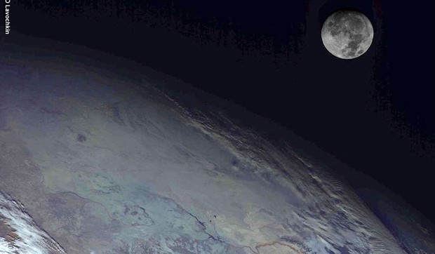 130214_earthmoonrotated01