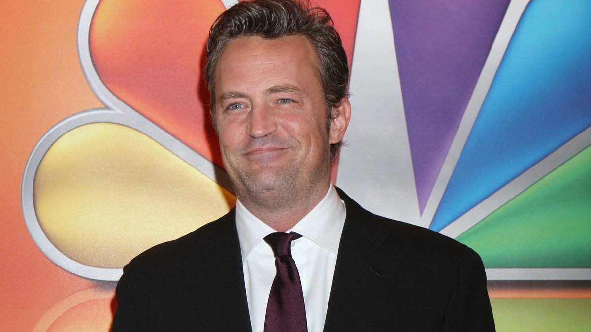 A rendőrség lezárta a nyomozást Matthew Perry halálának ügyében ez az eredmény Blikk