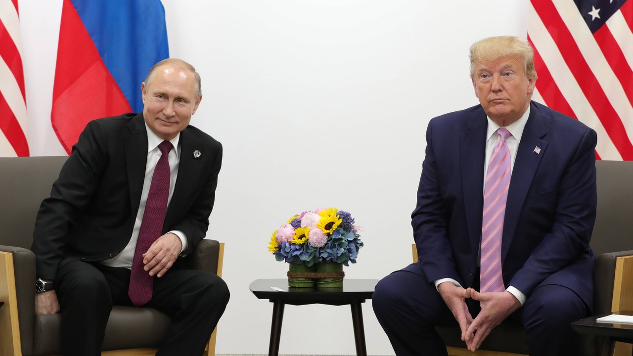 Rosja przygotowuje zakrojoną na szeroką skalę kampanię dezinformacyjną przed spotkaniem Trumpa z Putinem. "Będzie próbowała przejąć inicjatywę"