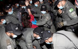 Kolejne aresztowania i protesty po zbiorowym gwałcie na nastolatce w izraelskim kurorcie