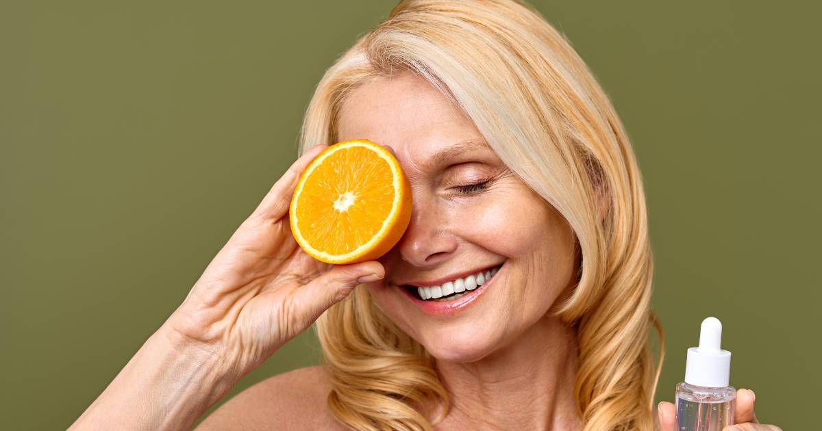 To serum z witaminą C działa jak gumka na przebarwienia i plamki starcze! Znikają w trymiga