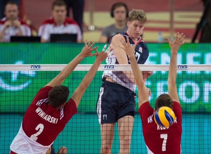 Donald Tusk nie przyniósł szczęścia siatkarzom. Polacy przegrali z USA