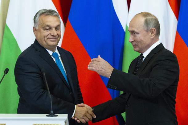 Premier Węgier Viktor Orban powiedział, że jego kraj „nie pozwoli na unijne sankcje obejmujące import ropy i gazu z Rosji.