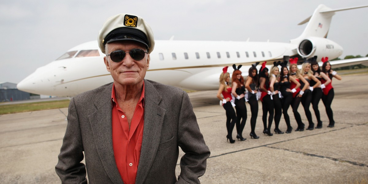 Hugh Hefner zmarł 27 września w wieku 91 lat. Urodził się w 1926 roku w Chicago w konserwatywnej rodzinie metodystów