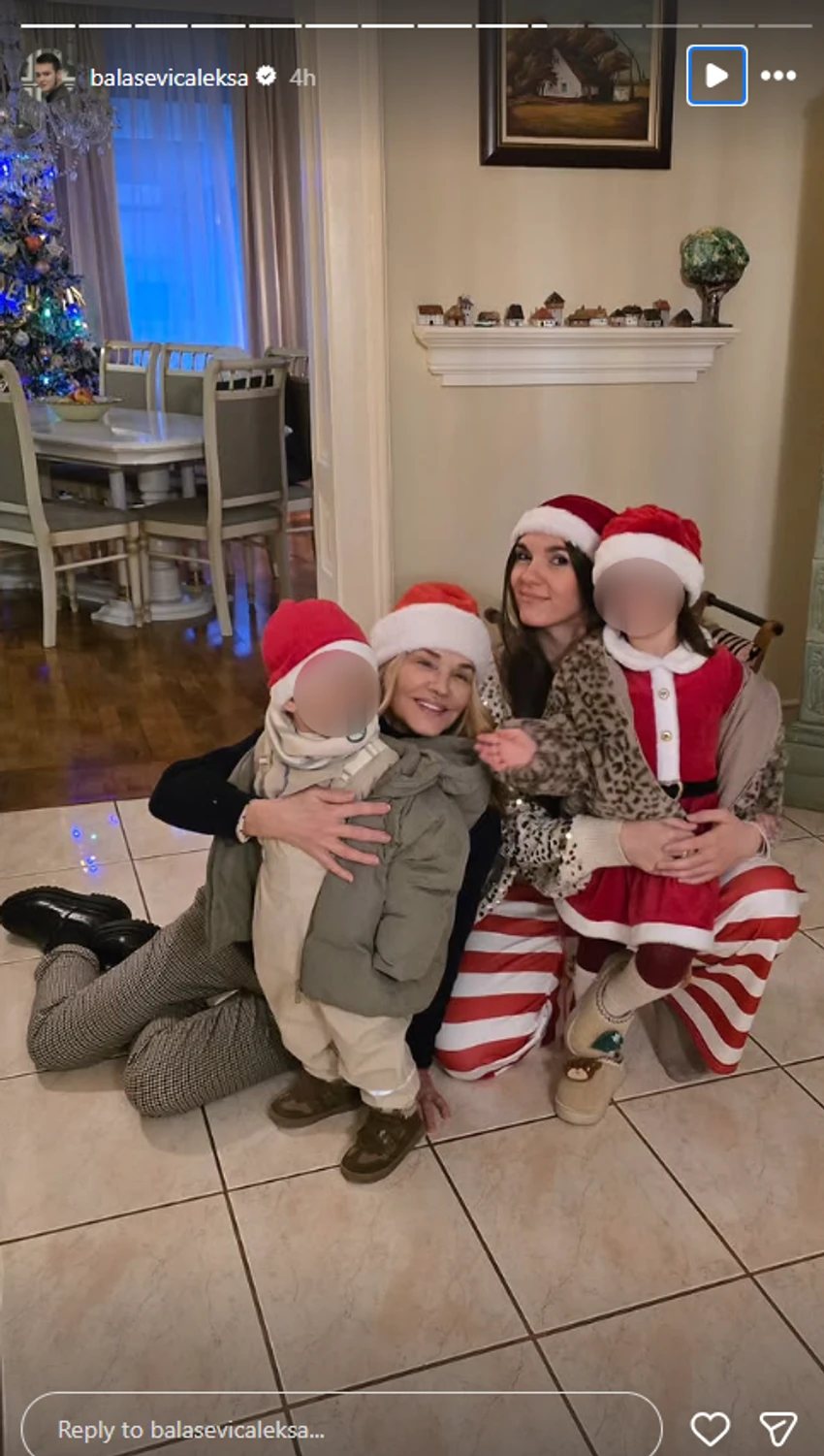 Olivera sa snajkom i unukom