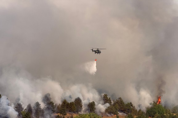 (VIDEO) SRPSKE "PUME" GASE POŽARE I U SRBIJI Piloti MUP-a borili se sa vatrenom stihijom 26 sati bez prestanka: "Dok plamen ne stane, oni ne staju"