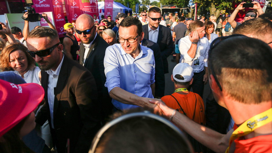 Premier Mateusz Morawiecki podczas finiszu pierwszego etapu, 4 sierpnia 2018 r. Kraków