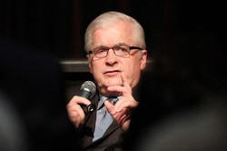 Wyniki wyborów 2023. Cimoszewicz: Nie zaczyna się negocjacji od kwestii najbardziej spornych