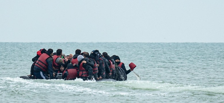 "Wiadomość rozdzierająca serce". Czterech migrantów zginęło w lodowatych wodach La Manche