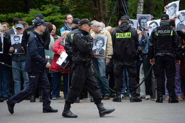 Na Powązkach rozpoczął się pogrzeb Jaruzelskiego