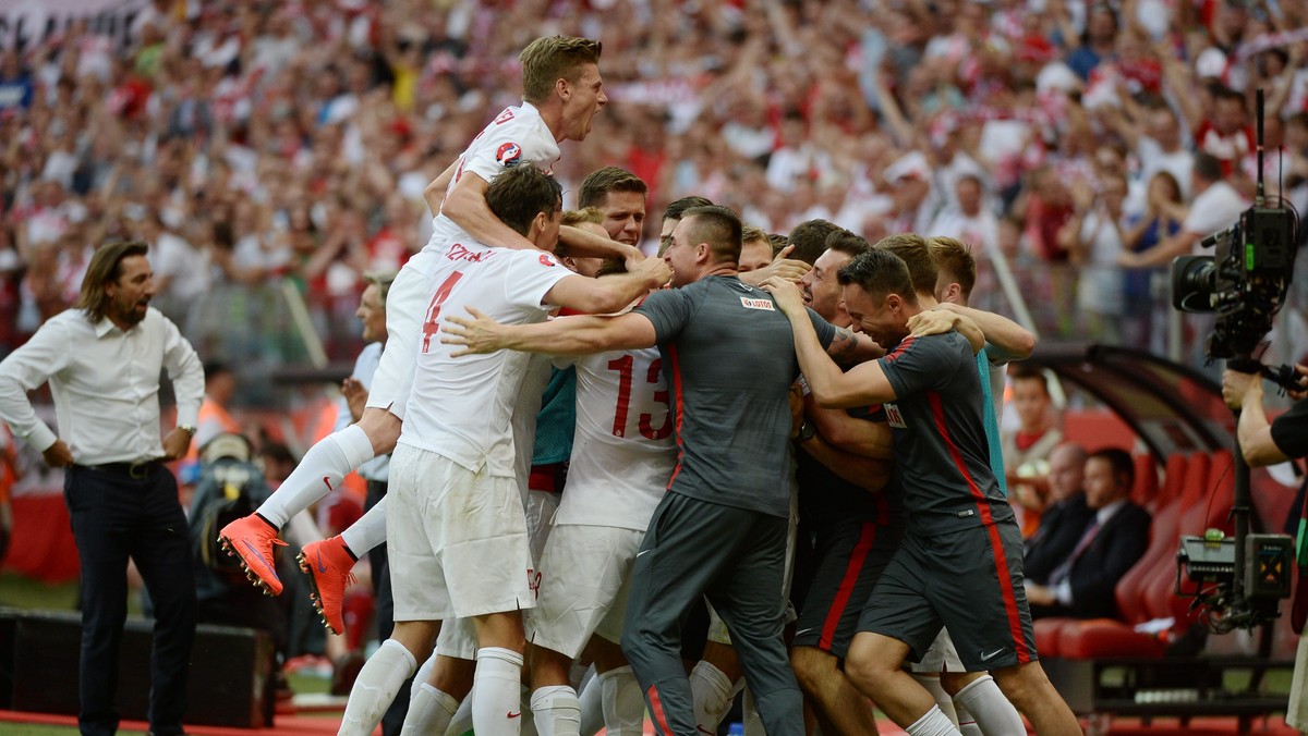 W sobotę na Stadionie Narodowym w Warszawie Polska pokonała Gruzję 4:0, w meczu, który został rozegrany w ramach eliminacji do Euro 2016. Po tym spotkaniu Biało-Czerwoni byli w kapitalnych humorach, co pokazali, zamieszczając wiele postów na portalach społecznościowych.