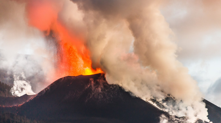 A Cumbre Vieja vulkán szeptember 19 óta pusztít La Palma szigetén / Fotó: Northfoto