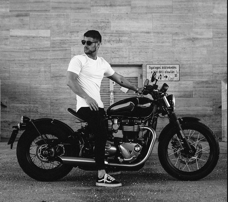 Triumph Bonneville Райан Рейнольдс