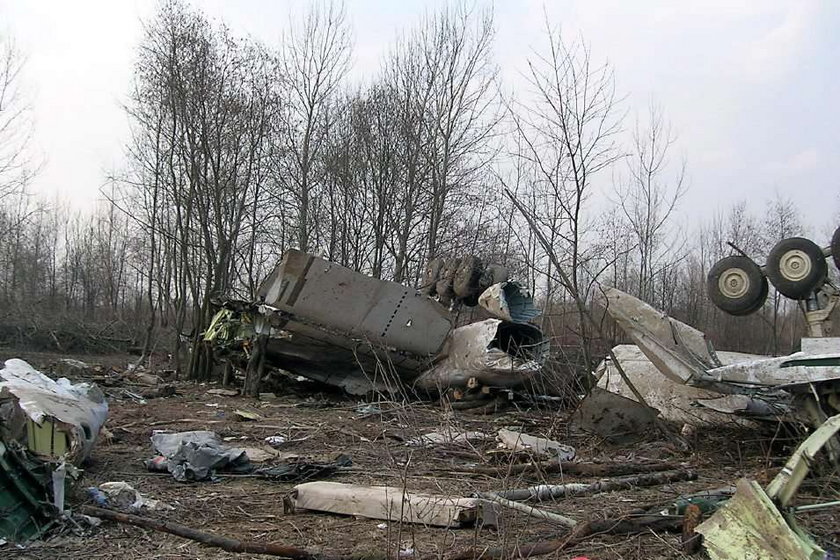 Rosjanie badają fragmenty tupolewa znalezione w garażu rolnika