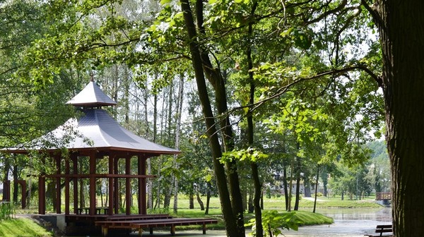 Zespół Pałacowo-Parkowy w Żmigrodzie. 